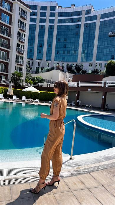 Kahve Rengi Vatkalı Yakalı Tasarım Keten Jogger Tulum