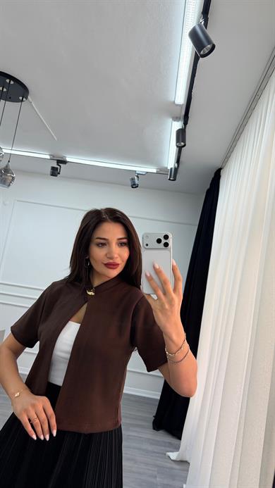 Kahverengi Önden Düğme Detaylı Örme Bluz
