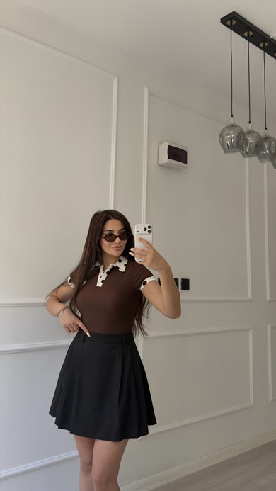 Kahverengi Polo Yaka Puantiyeli Tişört