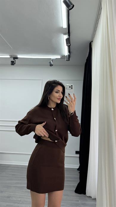 Kalp Düğmeli Etekli Triko Takım Kahve