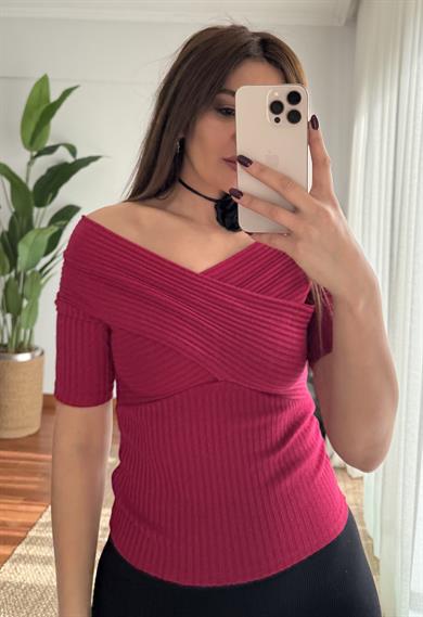 Çapraz Detaylı Straplez Yaka Bluz