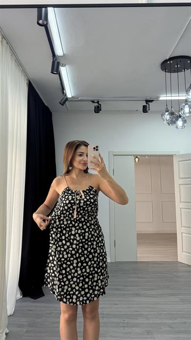 Papatya Desenli Kısa Viskon Elbise