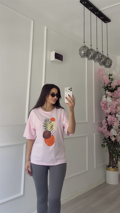 Pembe Çiçek Desenli Tişört