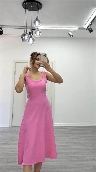 Pembe Kare Yaka Uzun Elbise