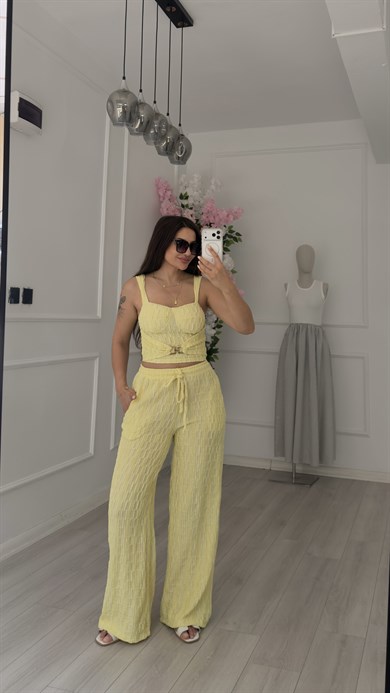 Sarı Pantolon Toka Detaylı Bluz Takım