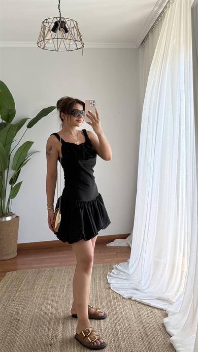 Siyah Askılı Eteği Fırfırlı Tasarım  Elbise