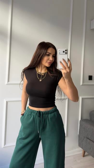 Siyah Bisiklet Yaka Kısa Kollu Bluz