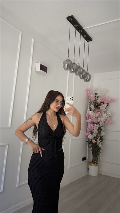Siyah Halter Yaka Bluz Etek Takım