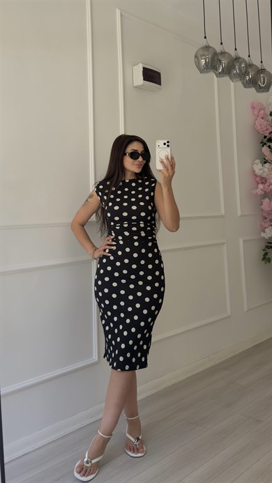 Siyah Kep Kollu Puantiyeli Elbise