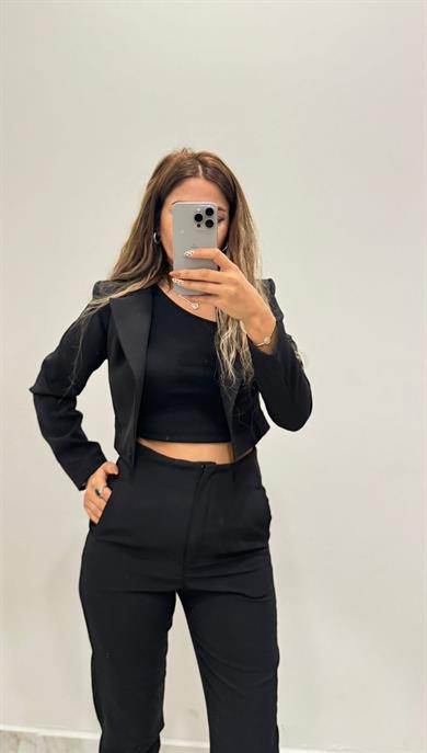 Siyah Pantolon Crop Ceket Takım
