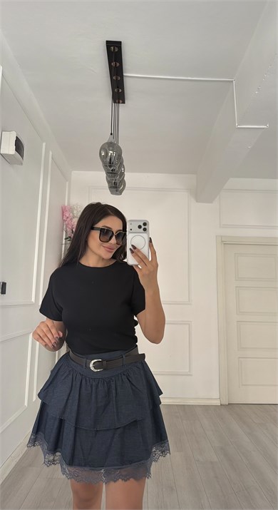 Siyah Sırt Dekolteli Kısa Kol Bluz