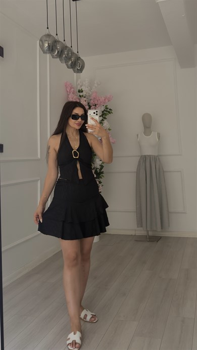 Siyah Toka Detaylı Şortlu Etek Bluz Takım
