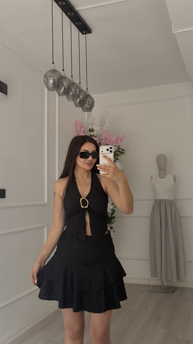 Siyah Toka Detaylı Şortlu Etek Bluz Takım