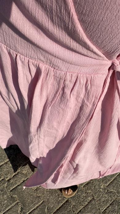 V Yaka Belden Bağlamalı Müslin Elbise PEMBE