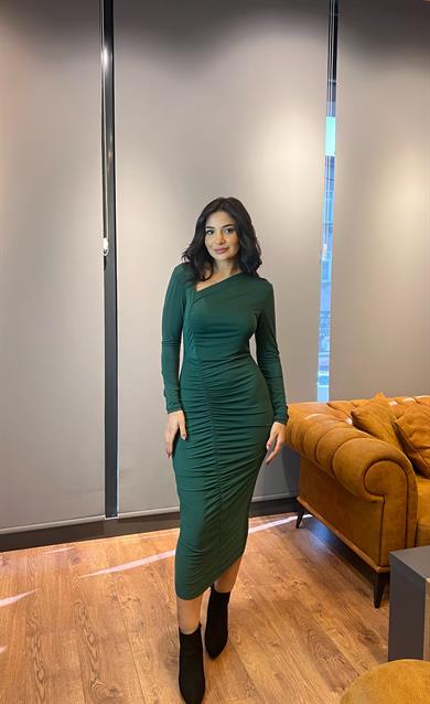 Yeşil Büzgülü Asimetrik Yaka Midi Örme Elbise