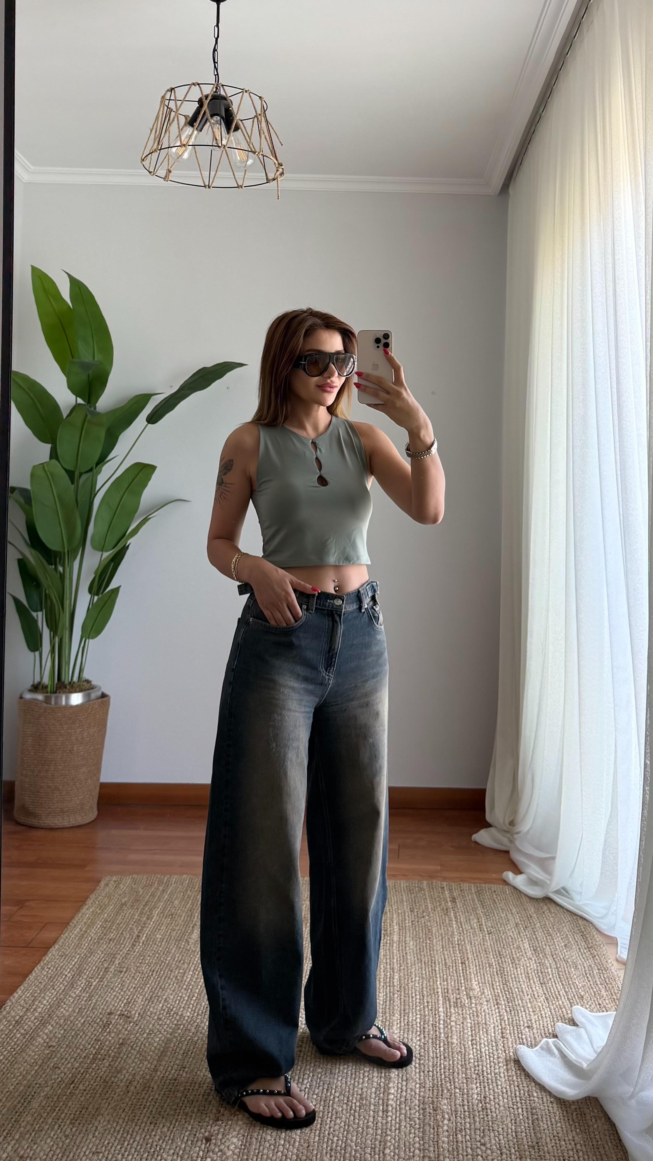  Pencere Detayli Kolsuz Crop Büstiyer