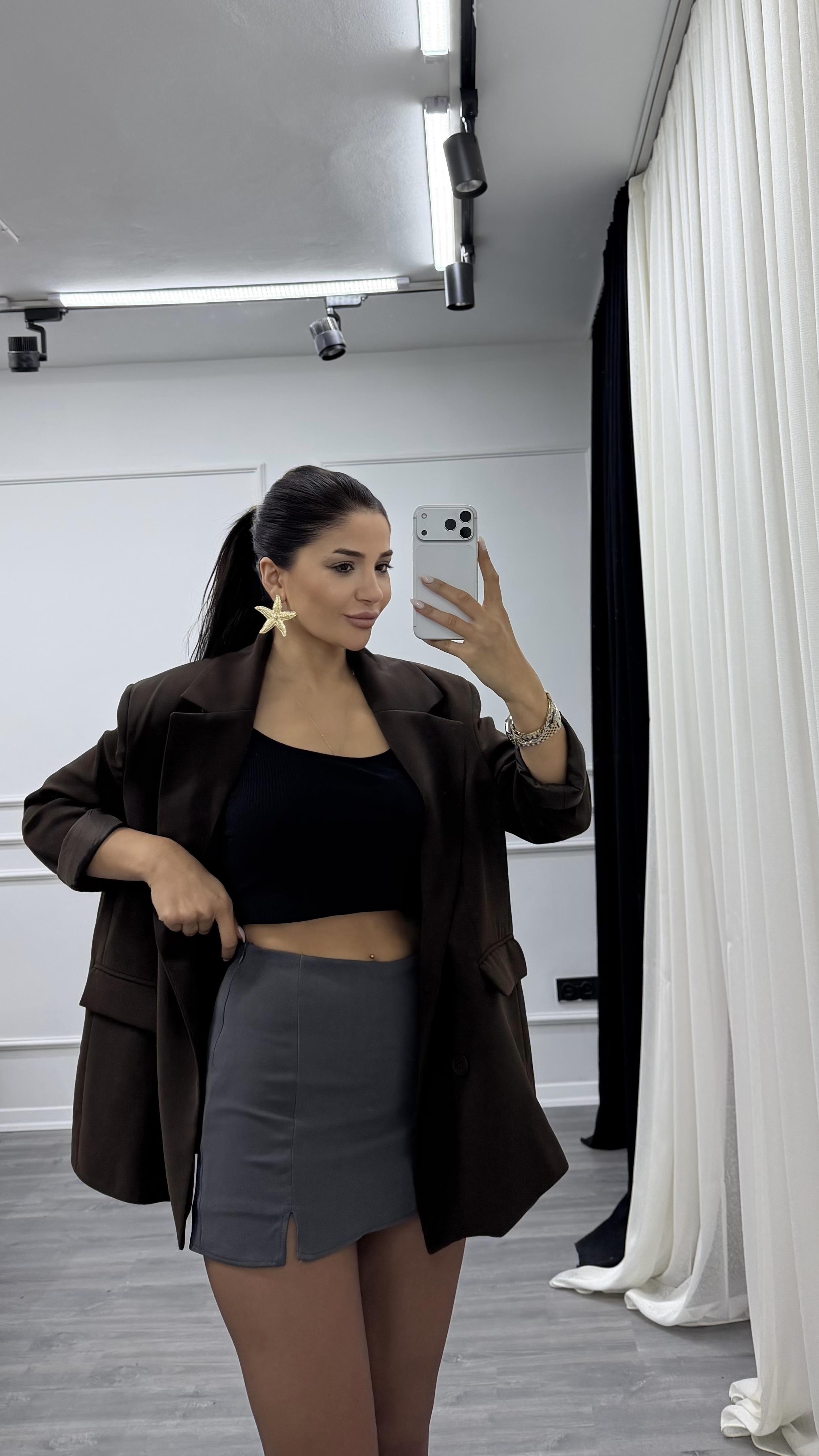 Antrasit Rahat Kalıp Krep Kumaş Önden  Yırtmaçlı Şort Etek