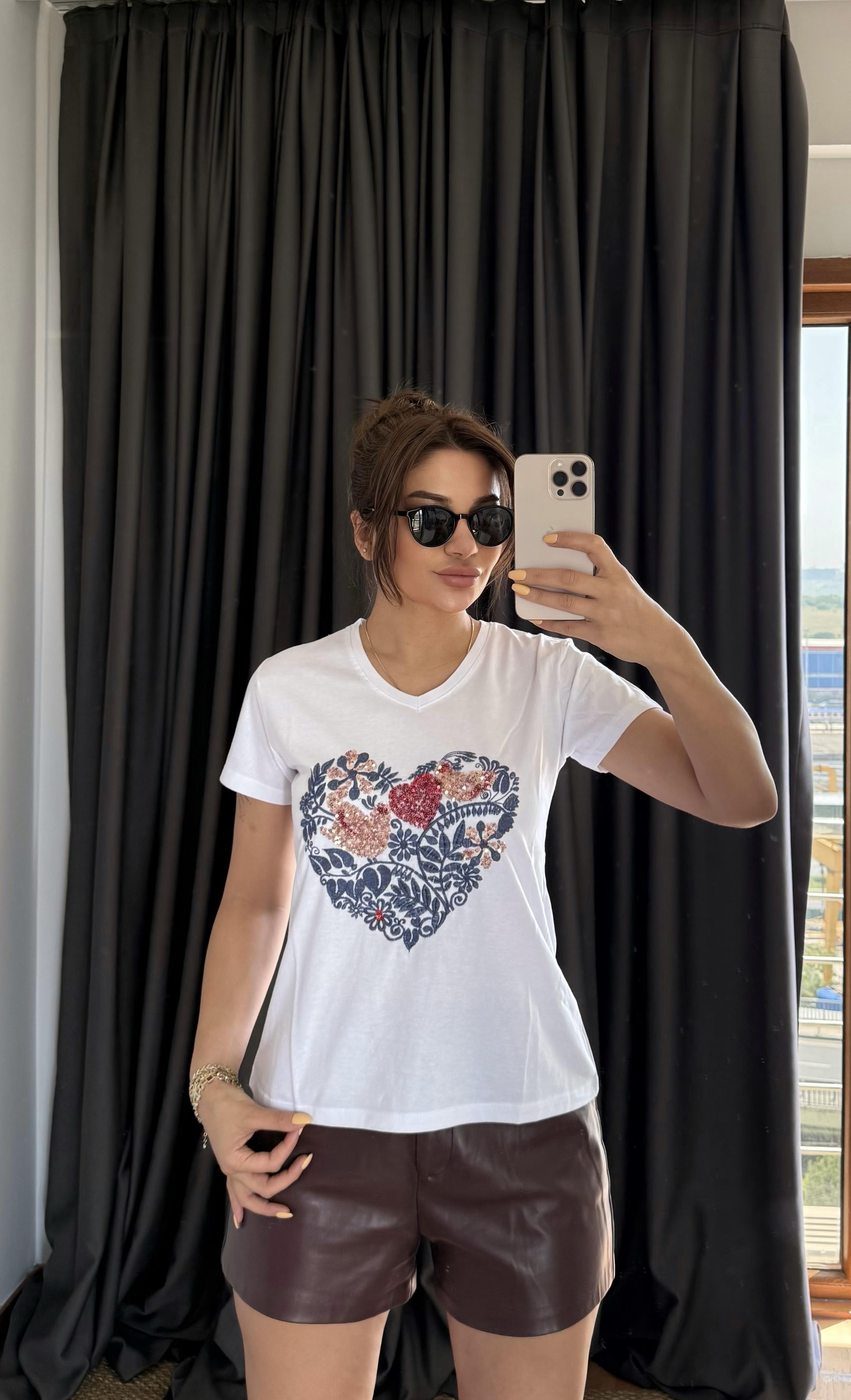 Beyaz Yeni Sezon %100 Pamuk T-shirt-kalp Işlemeli