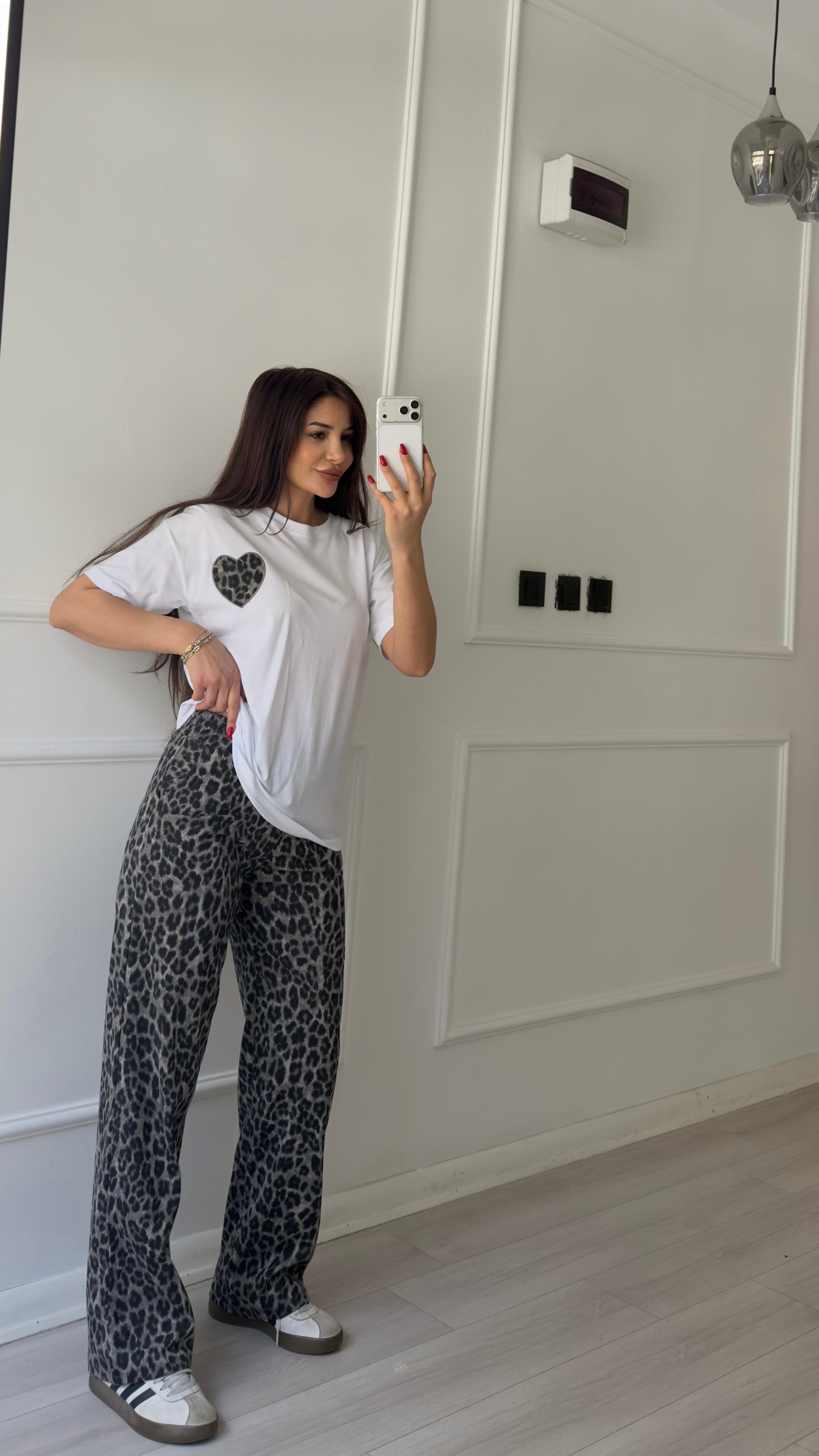 Füme Leopar Desenli Pantolon Ve Kalpli Tişört Takım