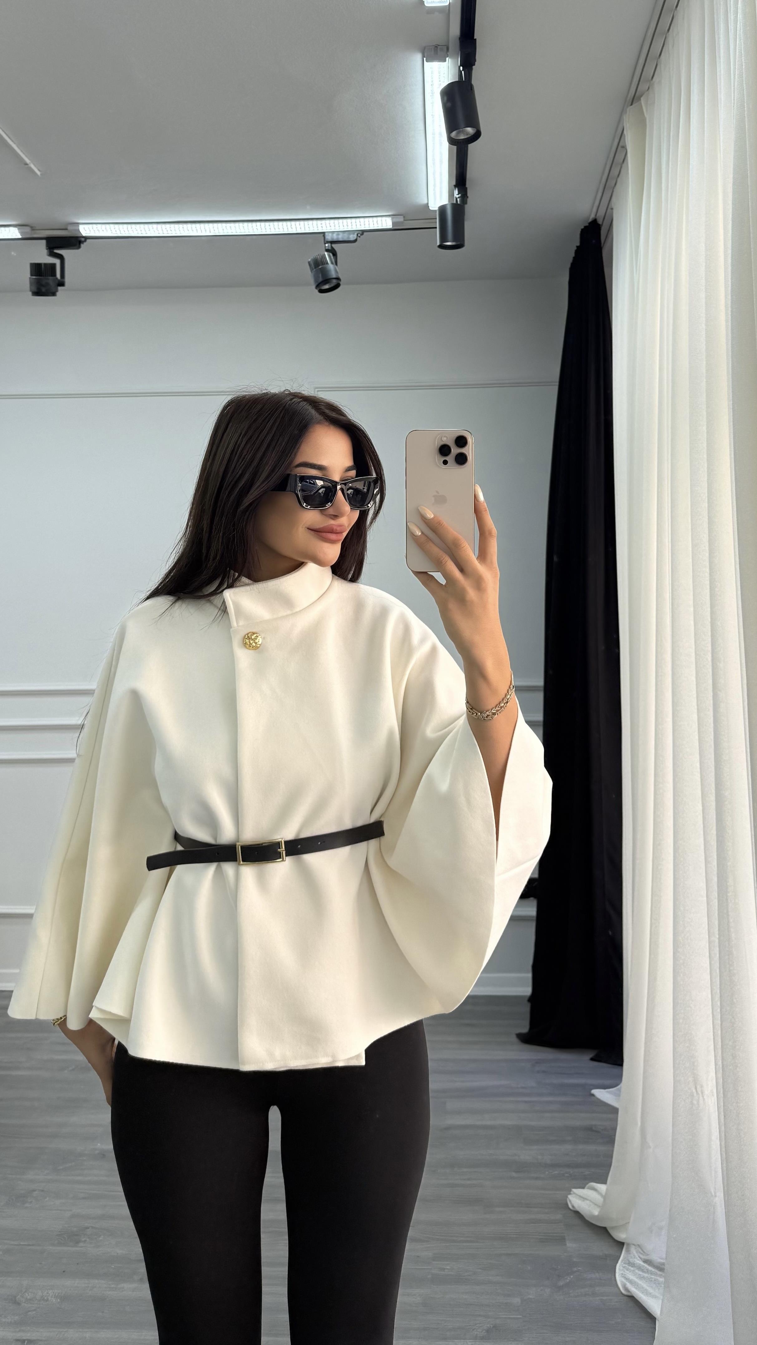 Gold Düğmeli Kaşe Kemerli Panço-Ekru