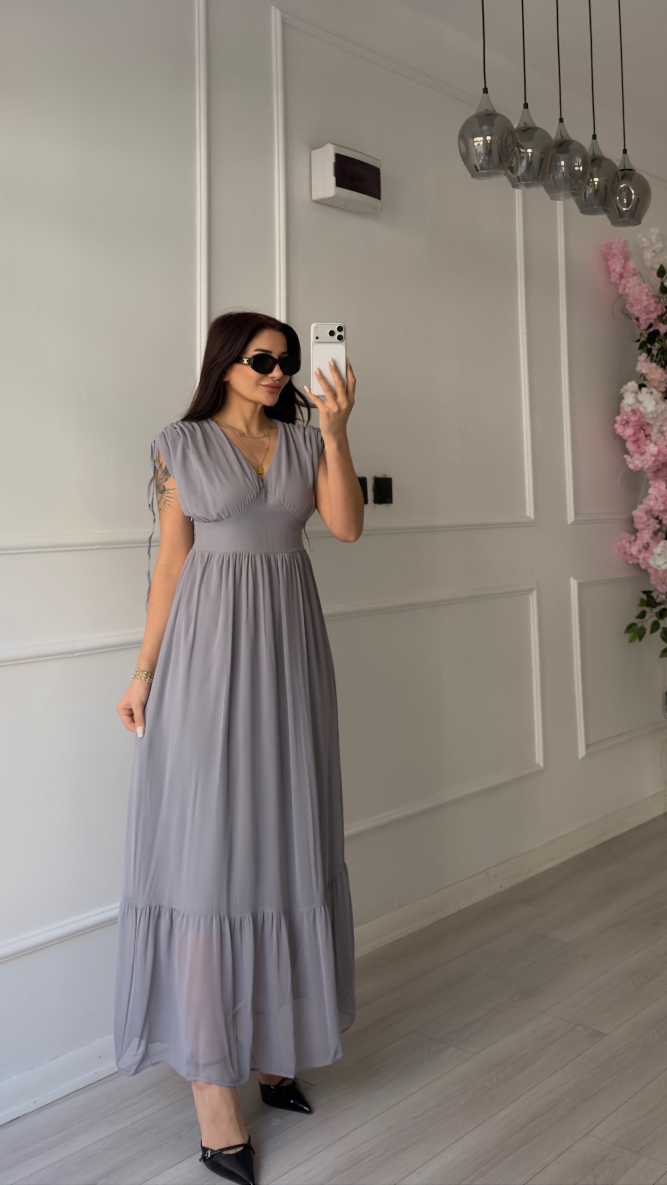 Gri V Yaka Dökümlü Sifon Elbise
