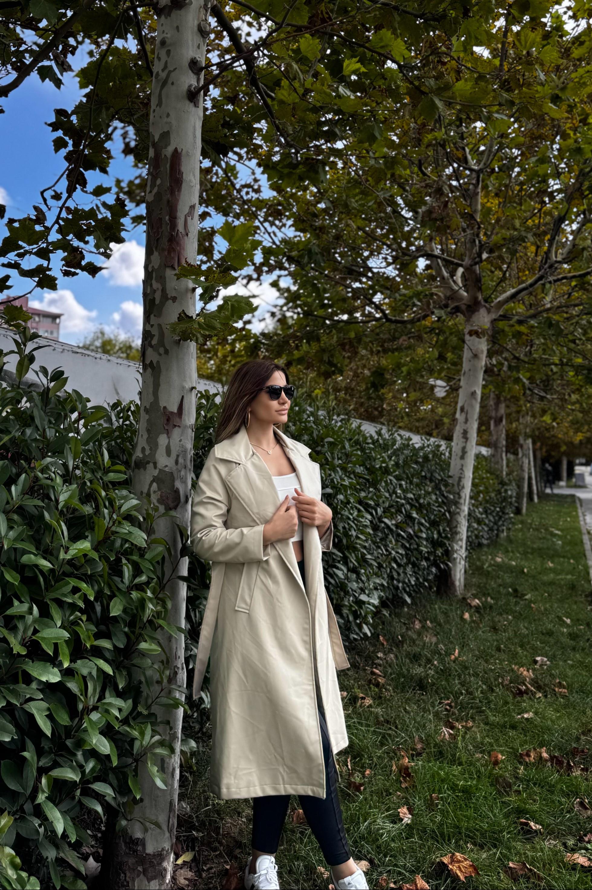 Kadın  Kuşaklı Deri Trenç-Bej
