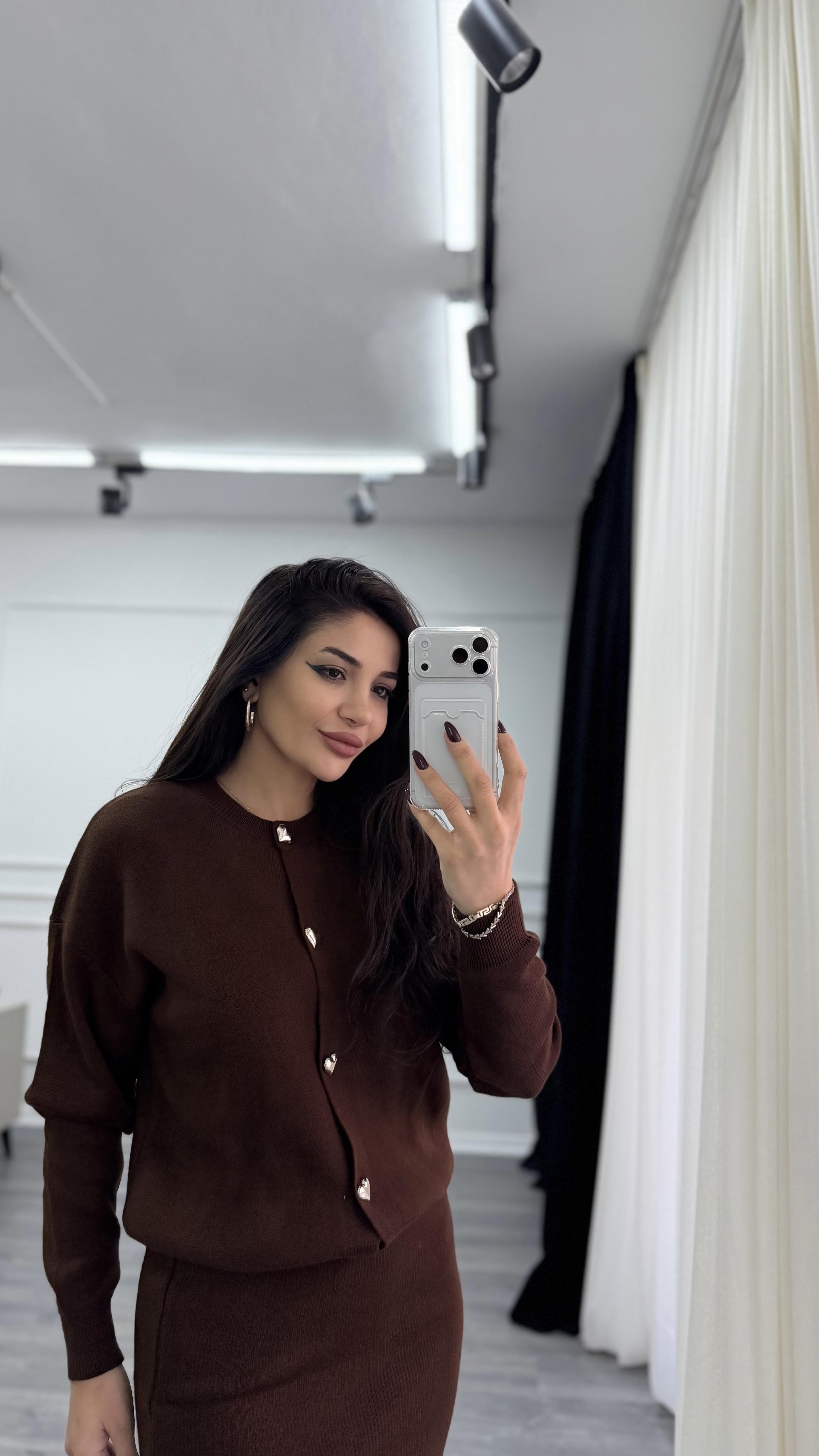 Kalp Düğmeli Etekli Triko Takım Kahve