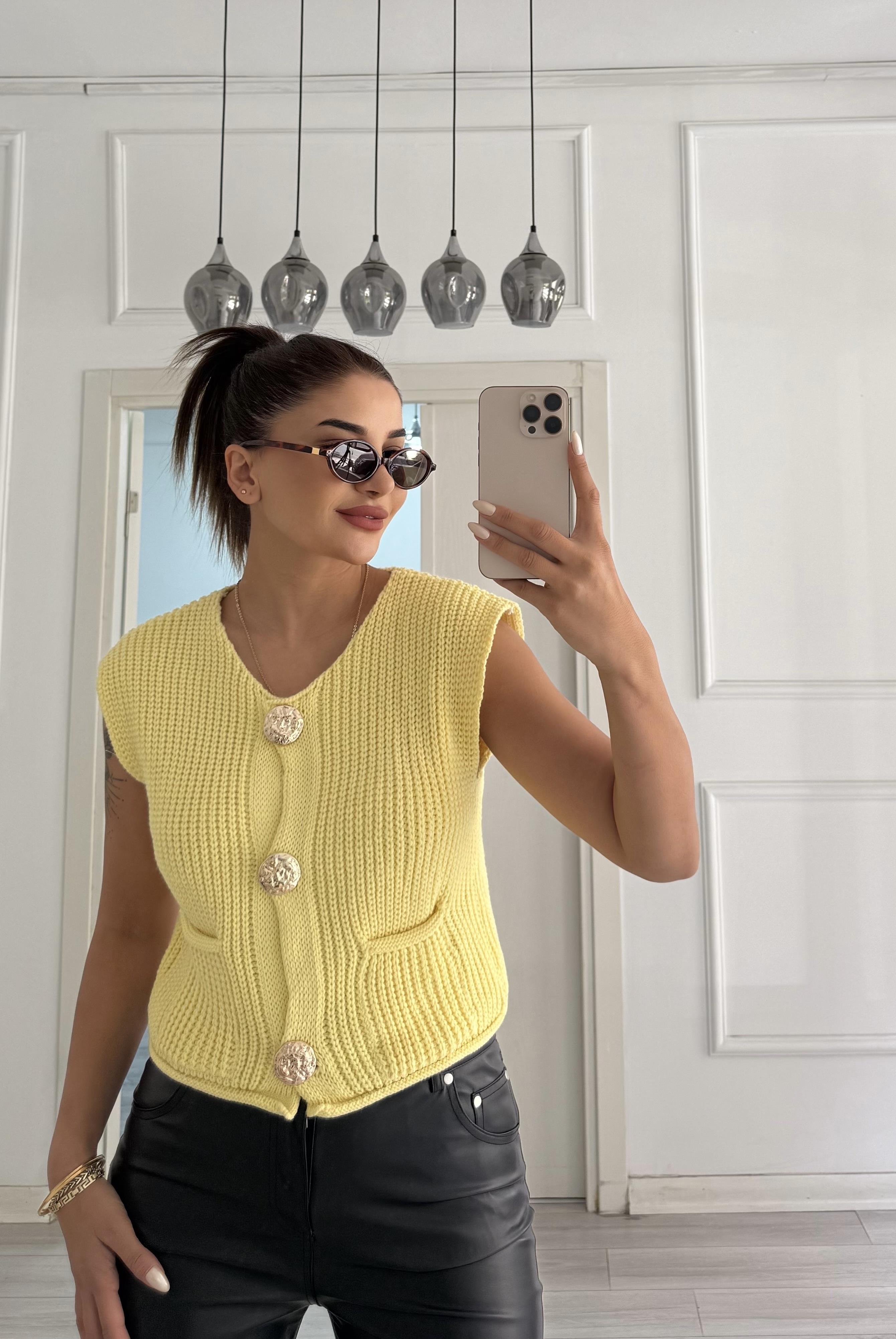 Model Gold Düğme Elit Triko Yelek Sarı