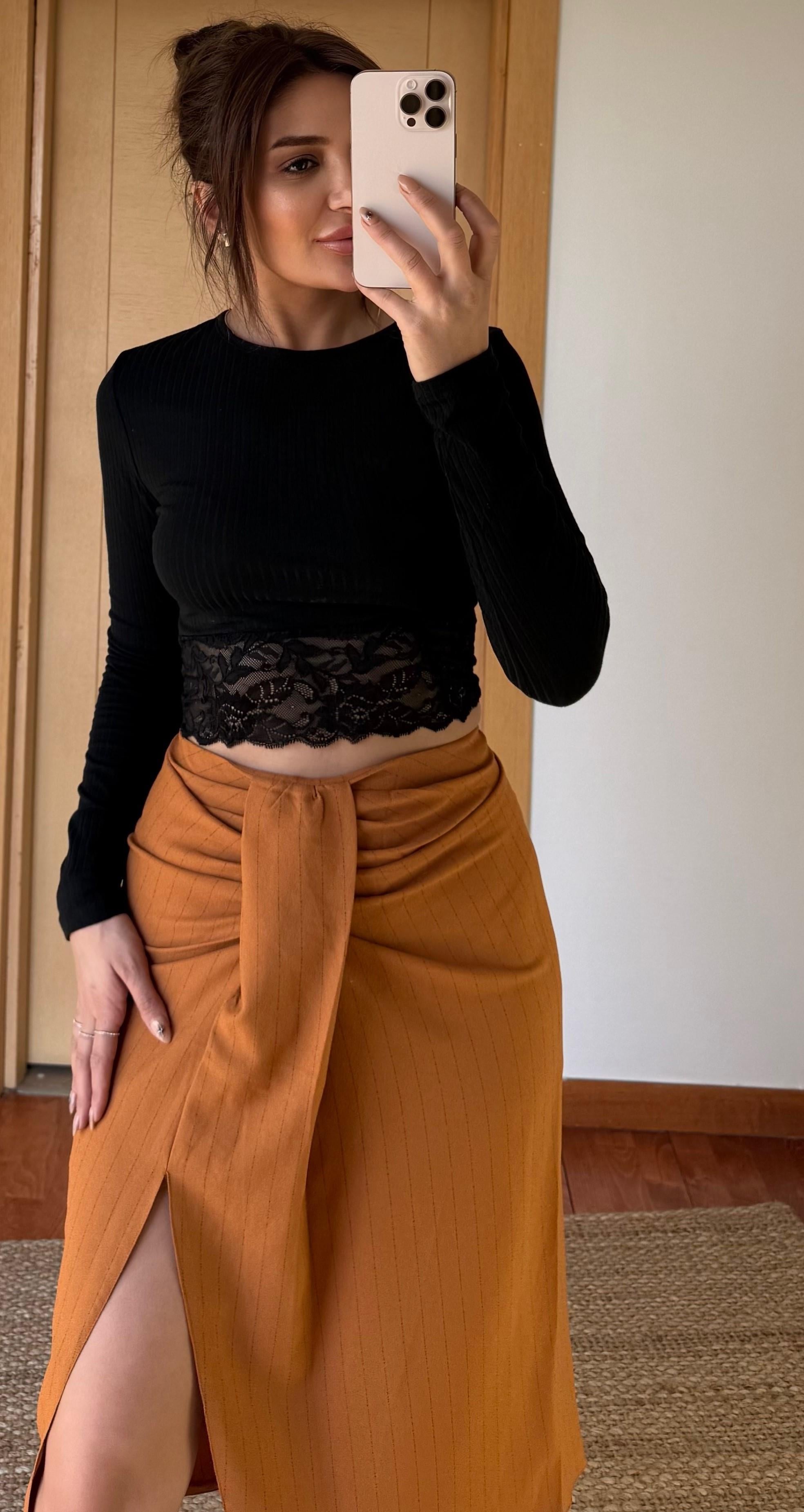Önden Yırtmaçlı Kalem Etek Taba