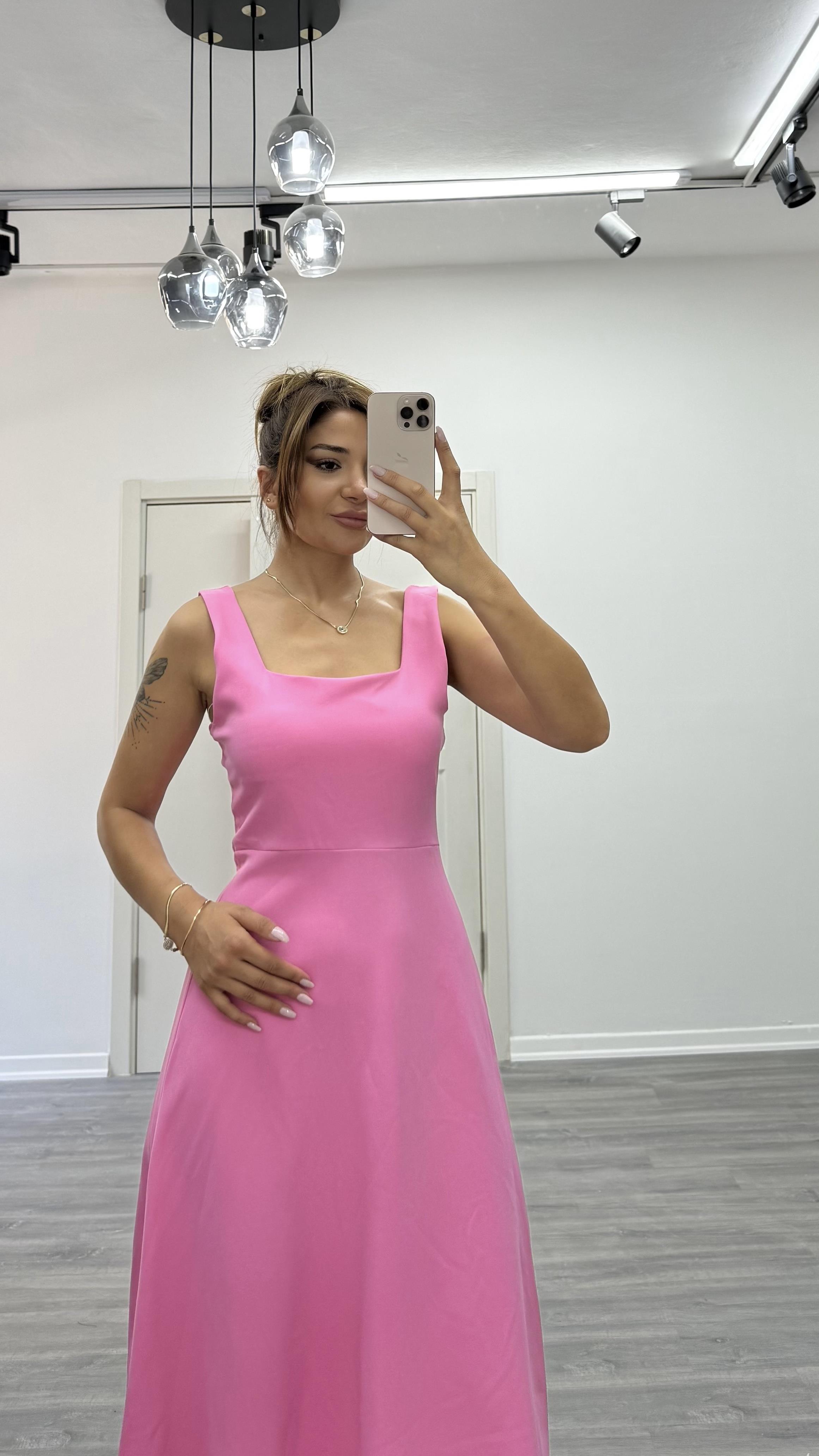 Pembe Kare Yaka Uzun Elbise