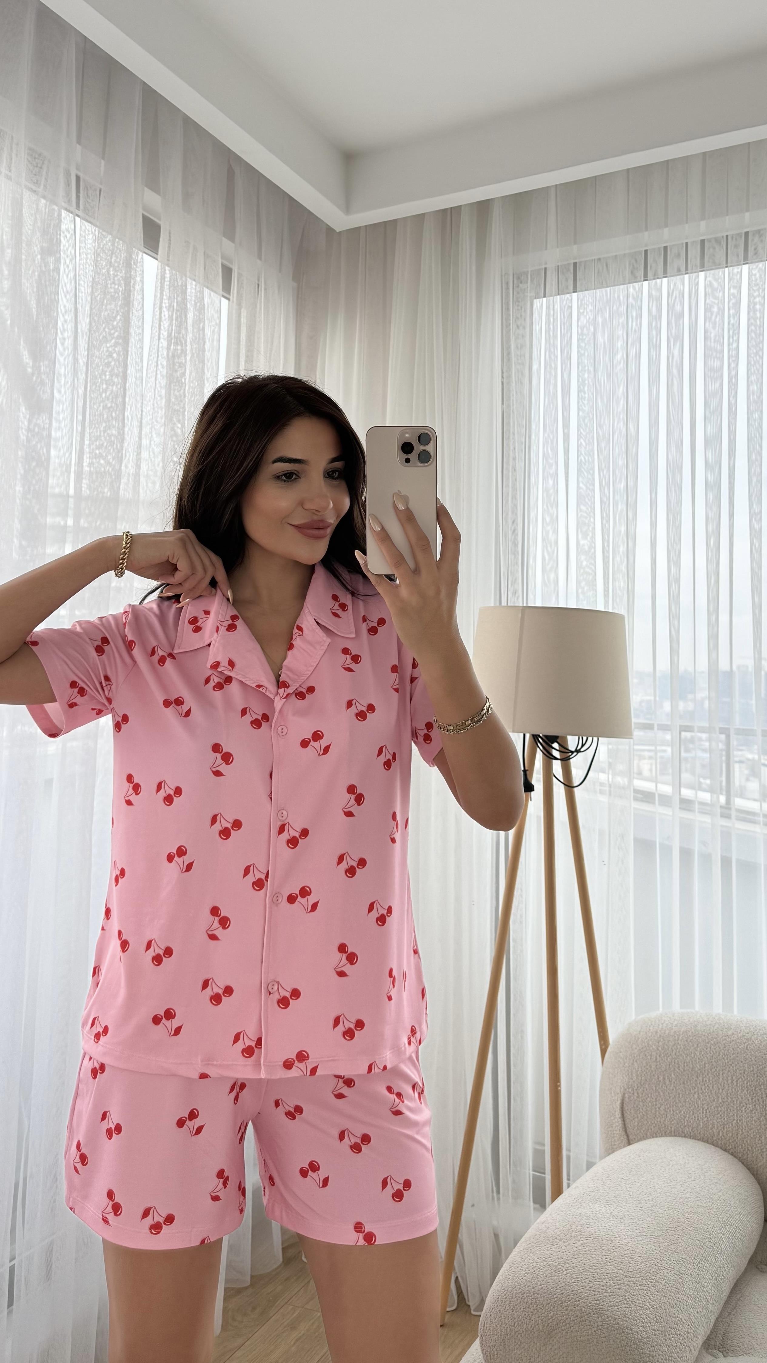 Pembe Premium Kalite Gömlek Şortlu Kiraz Desenli Pijama Takımi