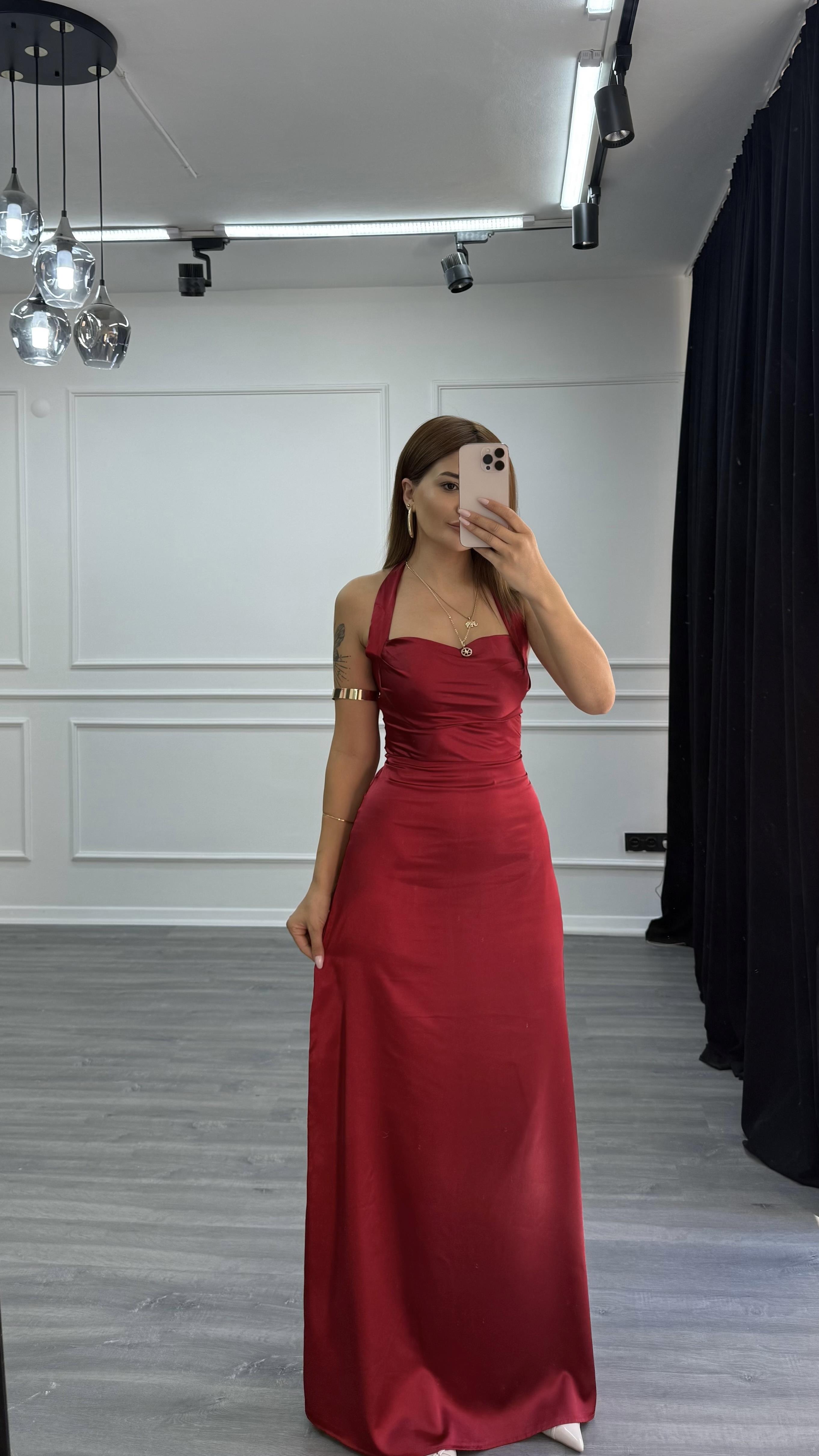 Sırt Detaylı Saten Uzun Elbise-Bordo