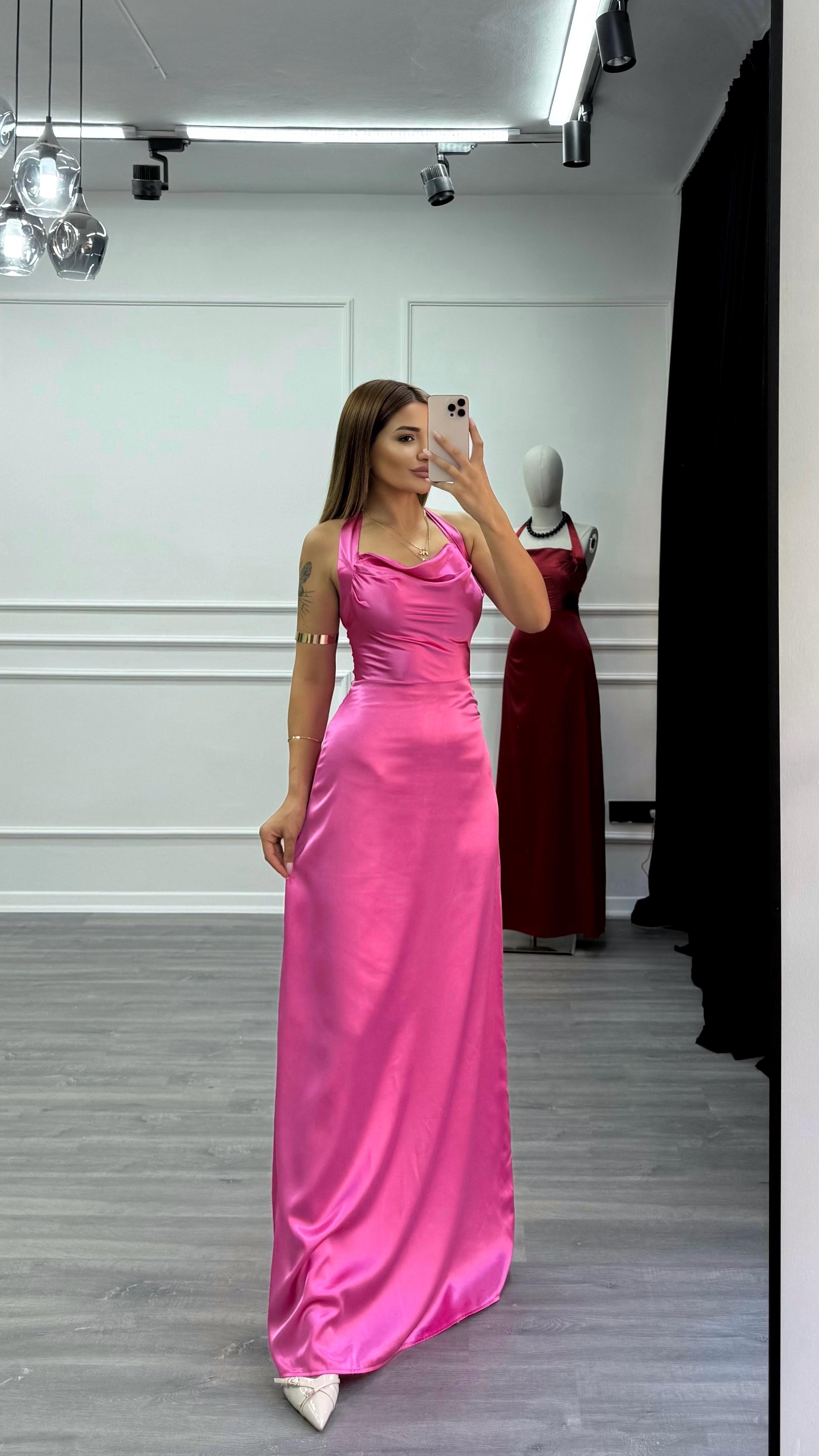 Sırt Detaylı Saten Uzun Elbise-Pembe