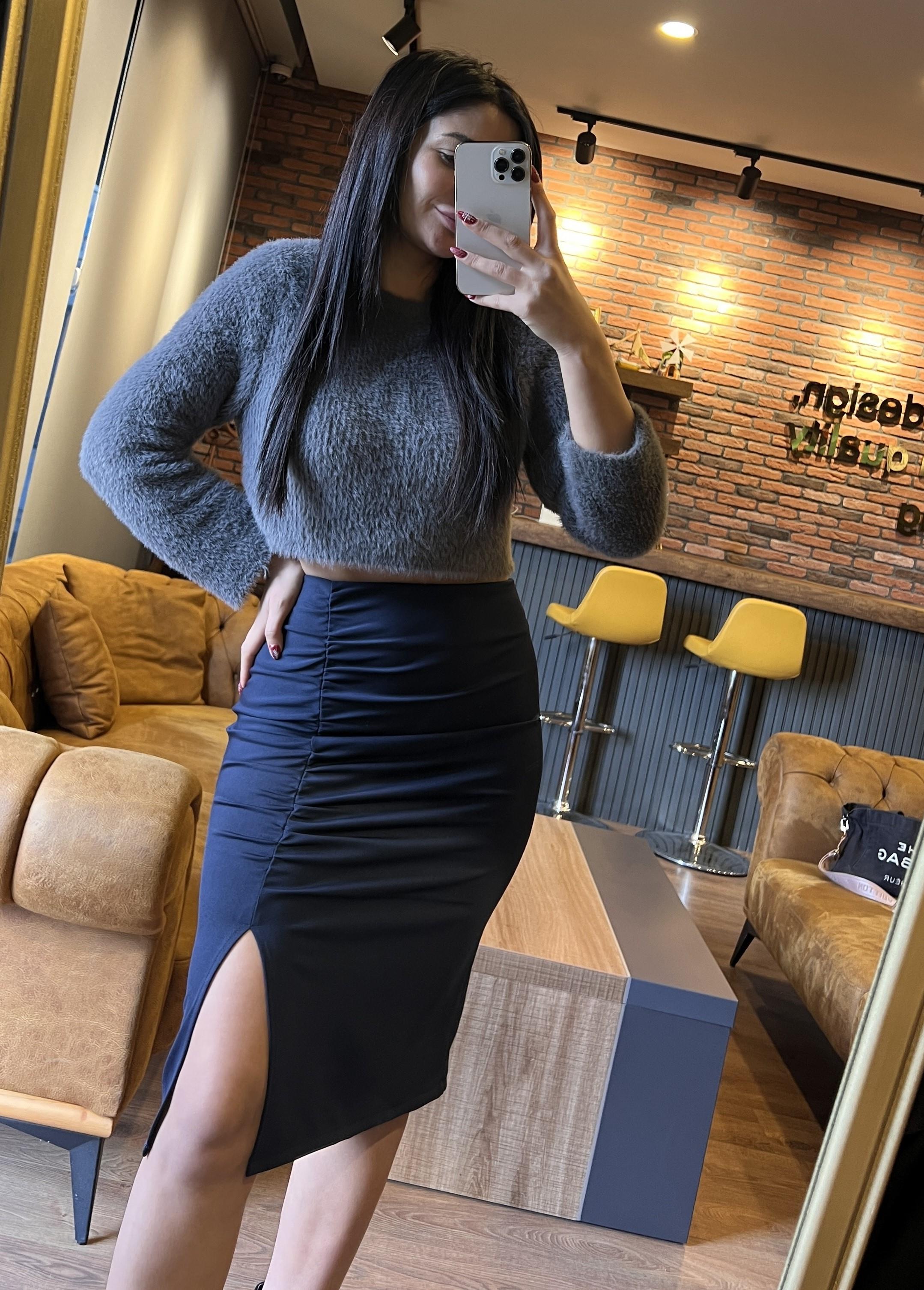 Yırtmaçlı Büzgülü Polyester Örme Kumaş Lacivert Etek