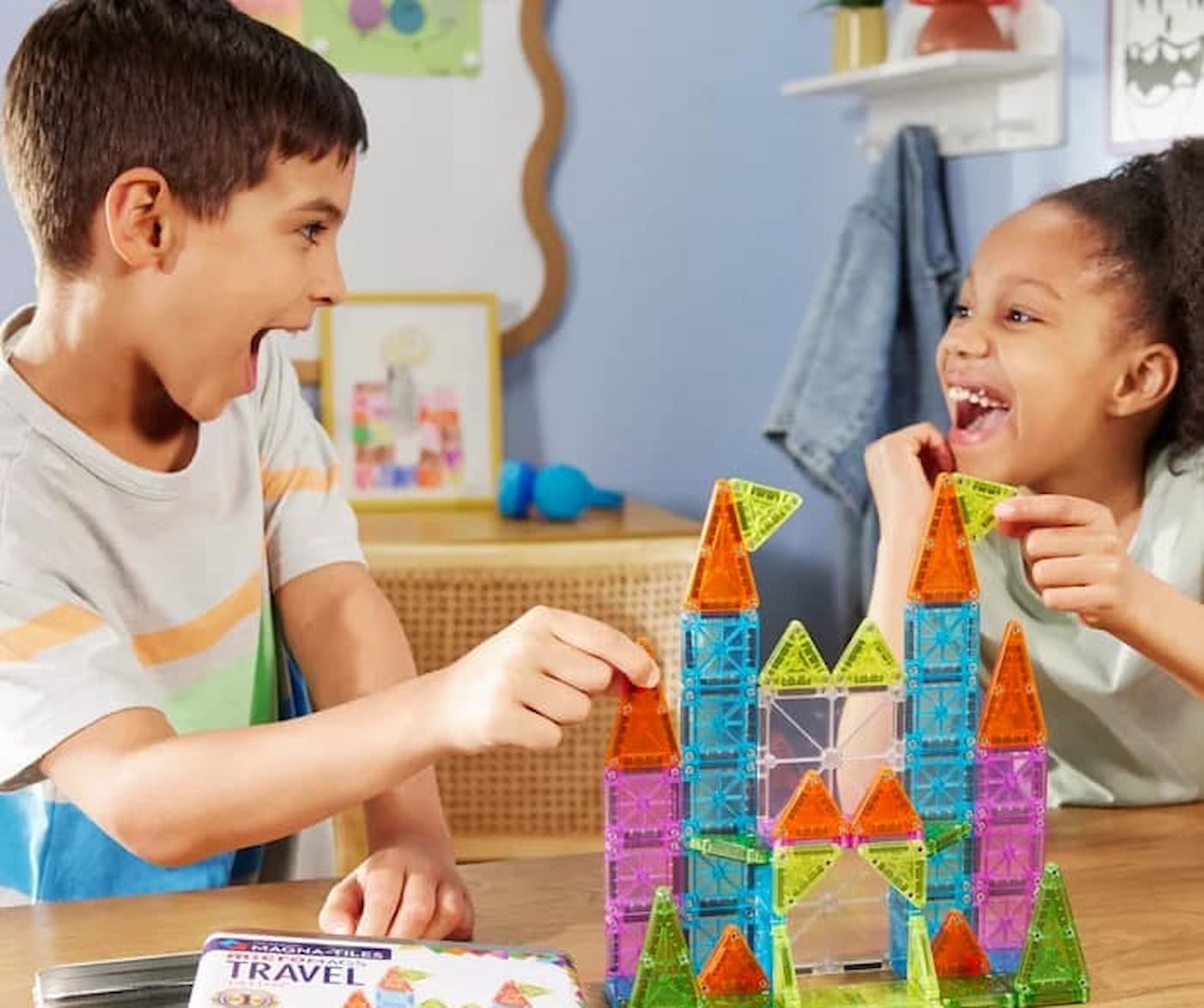 Manyetik Blok Rehberi: Magna-Tiles Kaç Yaşında Başlar, Hangi Set Alınır, Neler Yapılır?