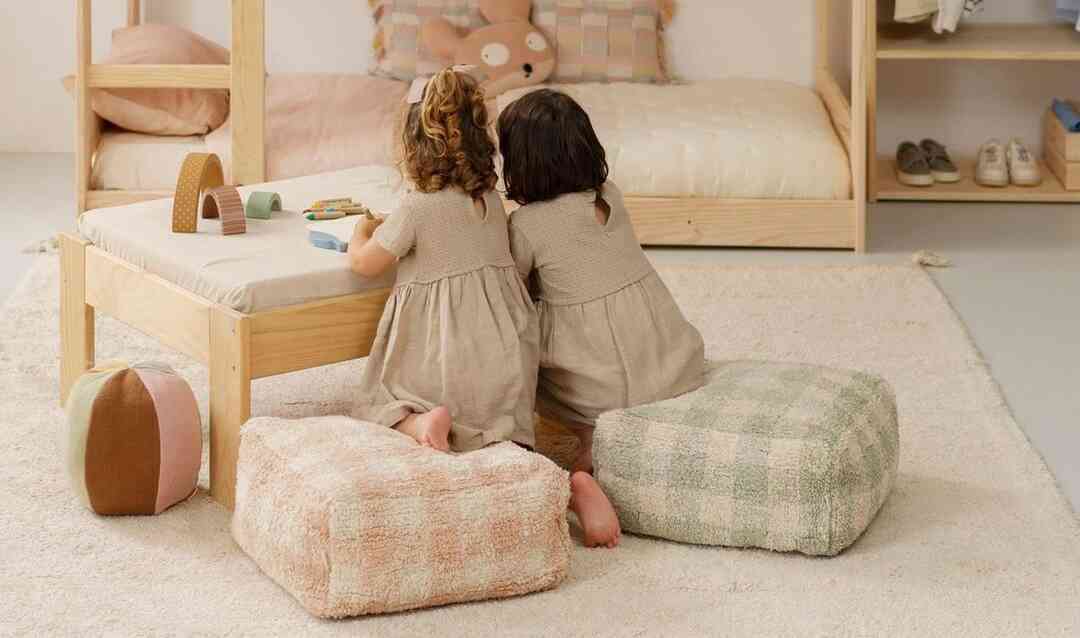 Puf, Minder ve Duvar Aksesuarları ile Mekana Karakter Kazandırma