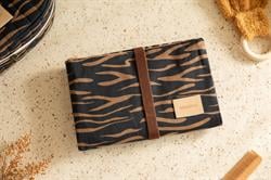 Hyde Park Alt Değiştirme Matı, Blue Waves