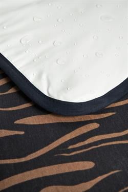 Hyde Park Alt Değiştirme Matı, Blue Waves