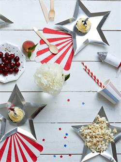 Meri Meri - Silver Foil Star Plates - Gümüş Folyo Yıldız Tabak