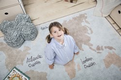 Vintage Map Halı | Lorena Canals