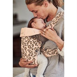 BabyBjorn Bliss Ana Kucağı Cotton Oyuncaklı & Mini Kanguru 3D Cotton / Beige Leopard
