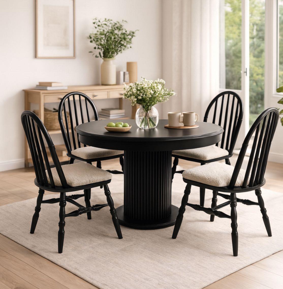 Siyah yuvarlak masif ahşap yemek masası takımı, 4 sandalyeli modern yemek odası seti