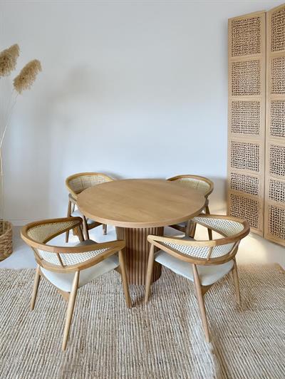 Açelya Naturel Renk Yuvarlak Ahşap Masa Takımı 110x110 Cm - 4 Naturel Renk Hazeranlı Sandalye İskandinav Şık Tasarım