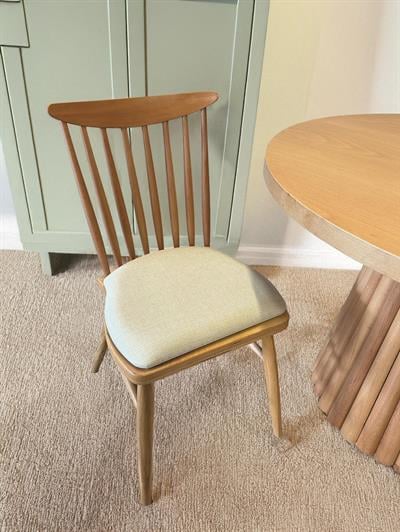 Alaska Ahşap Naturel Renk Yuvarlak Masa Takımı 100x100 Cm - 4 Sandalyeli Bohem & İskandinav Şık Tasarım