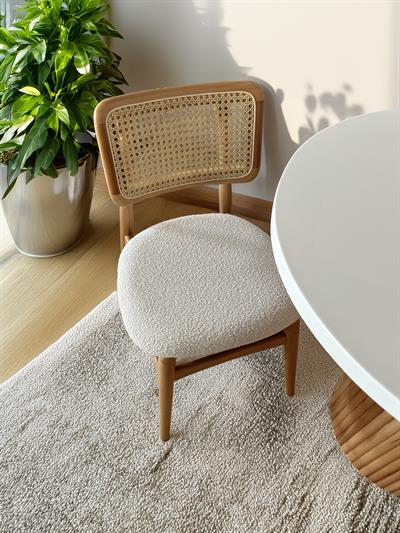 Camelia Beyaz Tabla Naturel Renk Ayaklı Oval Ahşap Masa Takımı 80x130 cm - 4 Adet Naturel Renk Hazeranlı Sandalye Bohem & İskandinav Şık Tasarım