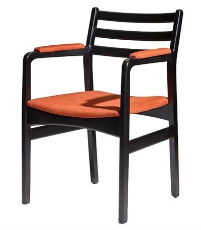 Capri Doğal Ahşap Siyah Renk Kollu Döşemeli Sandalye - Detaylı El İşçiliği