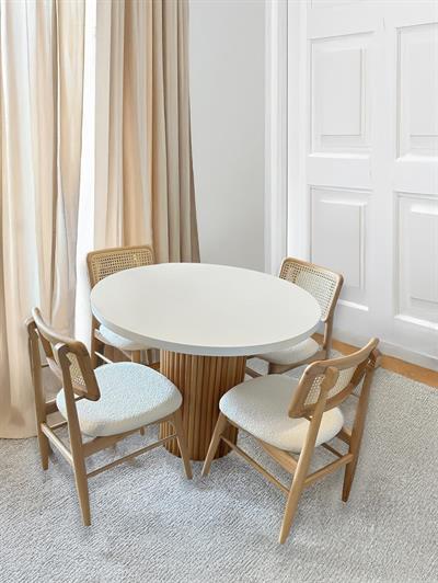 Leydi Beyaz Tabla Naturel Ayaklı Yuvarlak Ahşap Masa Takımı 110x110 Cm - 4 Naturel Renk Hazeranlı Sandalye Bohem & İskandinav Şık Tasarım