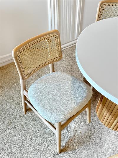 Leydi Beyaz Tabla Naturel Ayaklı Yuvarlak Ahşap Masa Takımı 110x110 Cm - 4 Naturel Renk Hazeranlı Sandalye Bohem & İskandinav Şık Tasarım