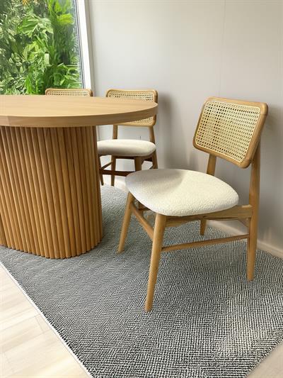 Mila Naturel Renk Oval Ahşap Masa Takımı 80x130 - 4 Adet Naturel Renk Hazeranlı Ahşap Sandalye Bohem & İskandinav Şık Tasarım