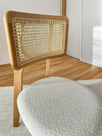 Nirvana Beyaz Tabla Naturel Renk Ayaklı Oval Ahşap Masa Takımı 80x130 cm - 4 Adet Naturel Renk Hazeranlı Sandalye Bohem & İskandinav Şık Tasarım